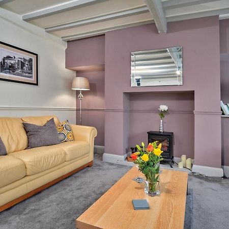Finest Retreats - Cloggers Cottage Darley ภายนอก รูปภาพ