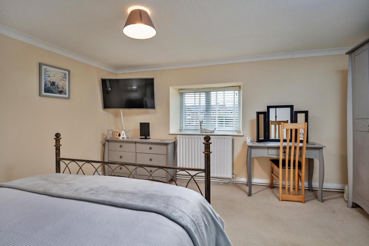 Finest Retreats - Cloggers Cottage Darley ภายนอก รูปภาพ