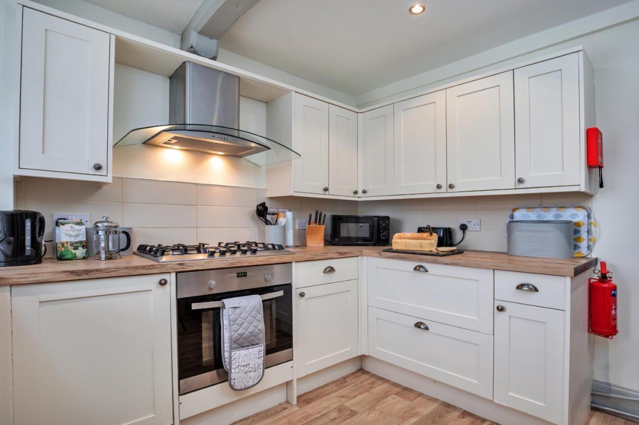 Finest Retreats - Cloggers Cottage Darley ภายนอก รูปภาพ